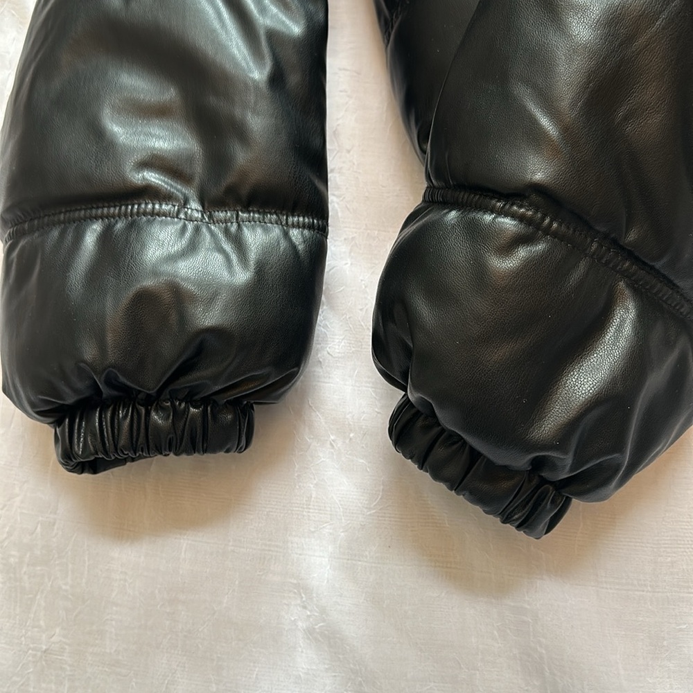 ZARA Cropped Puffer - Picture 3 of 12
